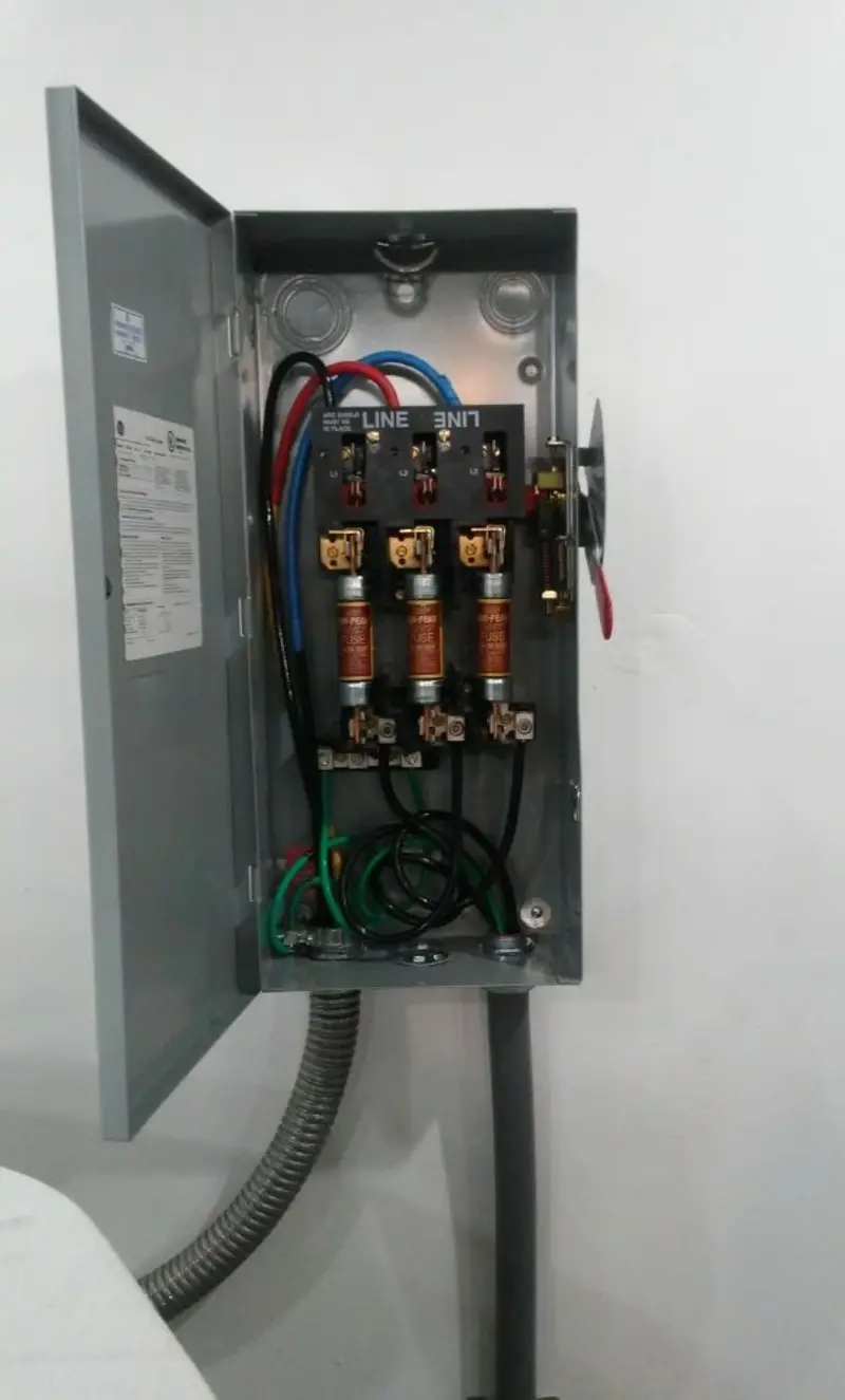 Three-phase disconnect switch installed for Electrical Wiring & Rewiring in Barnhart